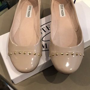 Steve Madden blush patent studded flats